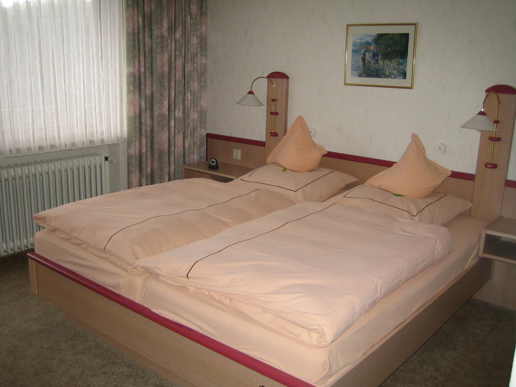 Landhotel Weinhaus Treis Weinähr Pokoj fotografie